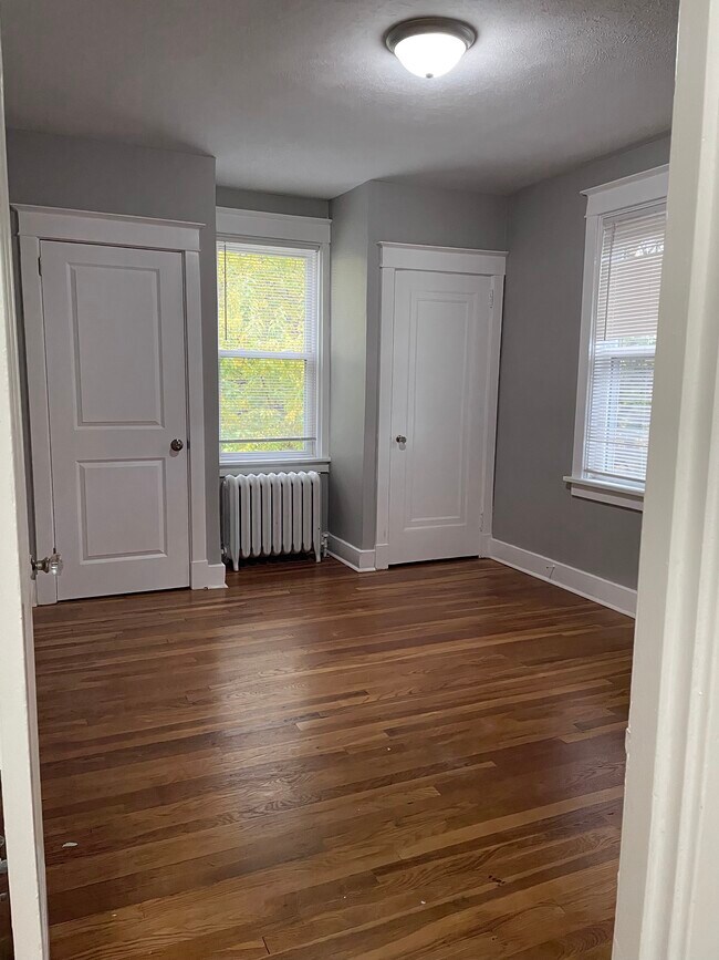 Building Photo - 2526 Beechwood Blvd