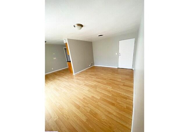 Building Photo - 551 Lowell Ave