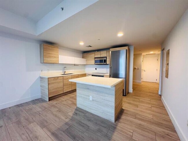 Building Photo - 16385 Biscayne Blvd