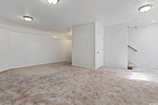 Building Photo - Beautiful home single level entry with out buildings and amazing landscaping - shorter term lease...