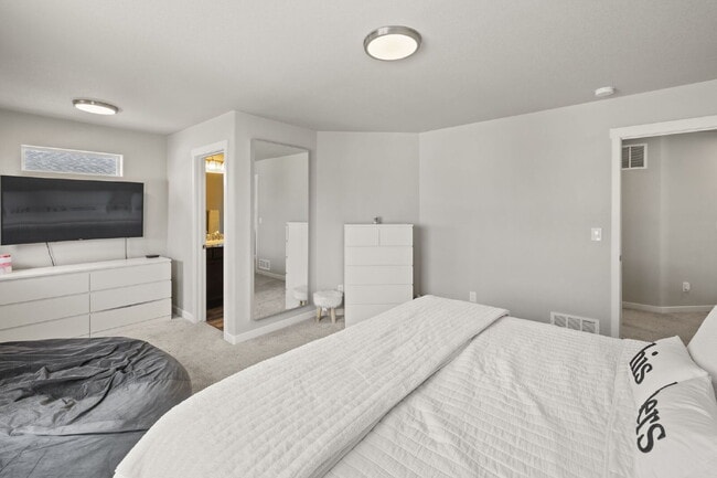 Building Photo - Beautiful 2 story home with 3 bedrooms in desirable Lorson Ranch Community.