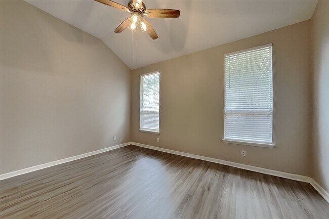 Building Photo - 5302 Cedar Lodge Ct