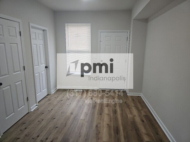Building Photo - 2826 N Park Ave