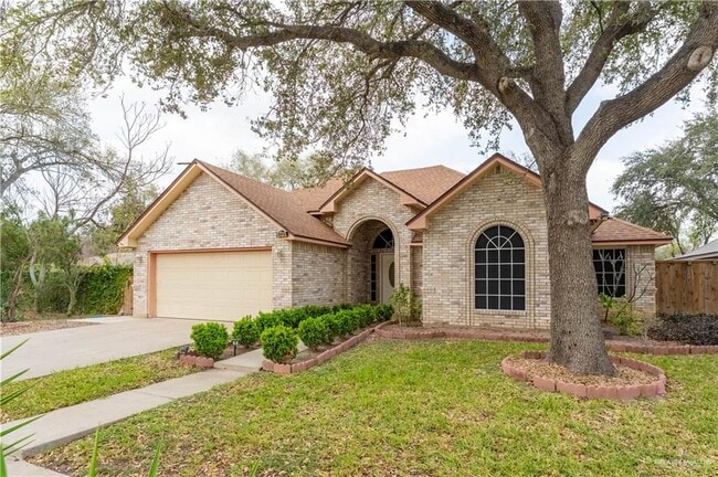 Building Photo - 25 Oriole Ave