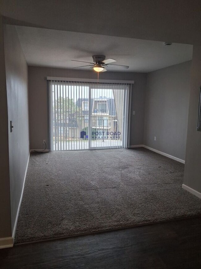 Building Photo - 2942 S Osage Ave