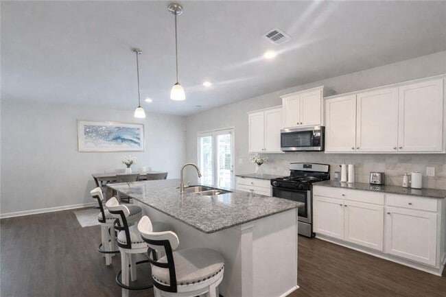 Building Photo - 182 Woodhouse Cir