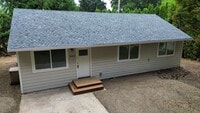 Building Photo - 2 bedroom 1 bath single level home