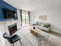 Building Photo - 1071 Clayton Ln