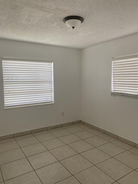 Building Photo - 728 Michigan Ct