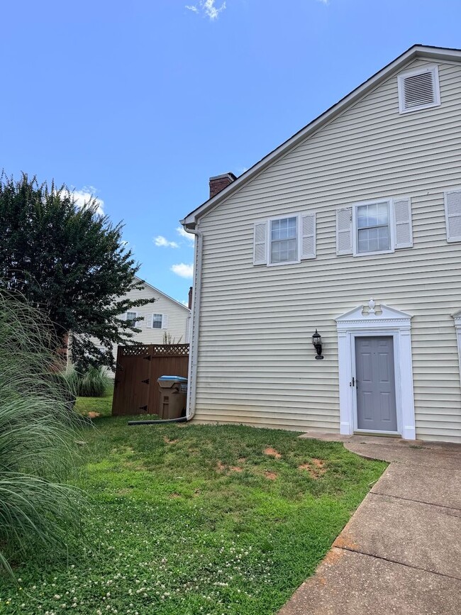 Building Photo - 5556 Clover Rise Ln