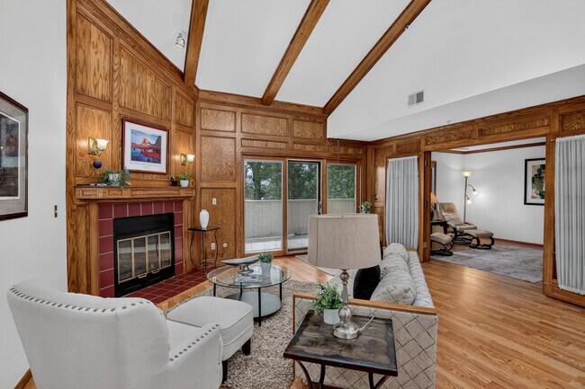 Building Photo - 2938 Kalmia Ave