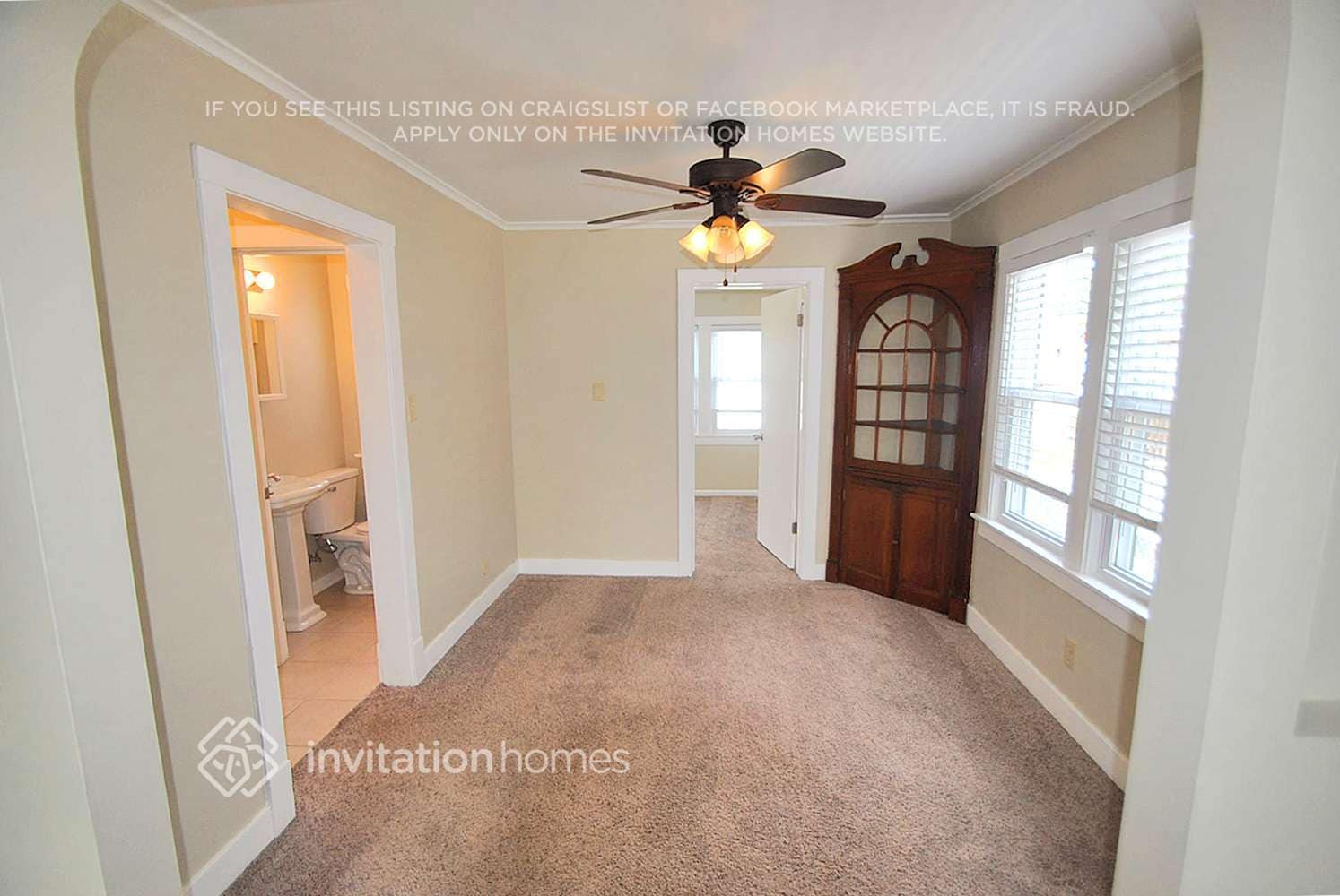 Building Photo - 3242 N Oconto Ave