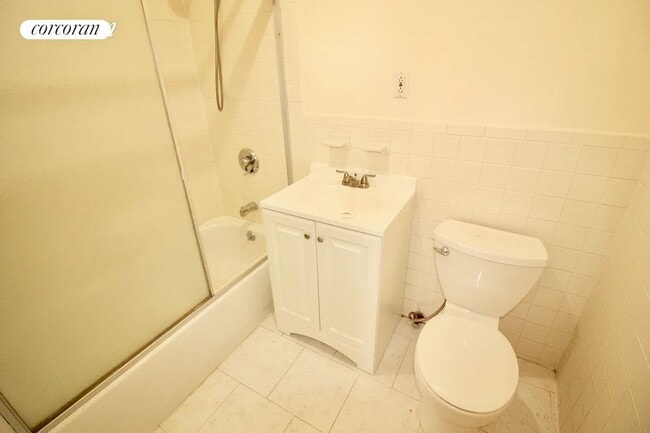 Building Photo - 272 Willoughby Ave