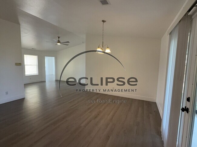 Building Photo - 560 Huntington Point Ln