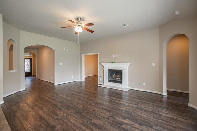 Building Photo - 99 West Wading Pond Circle