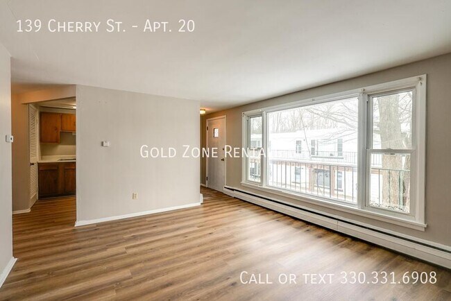 Building Photo - 139 Cherry St