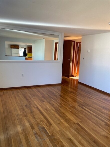 Building Photo - 6 Maple Ave