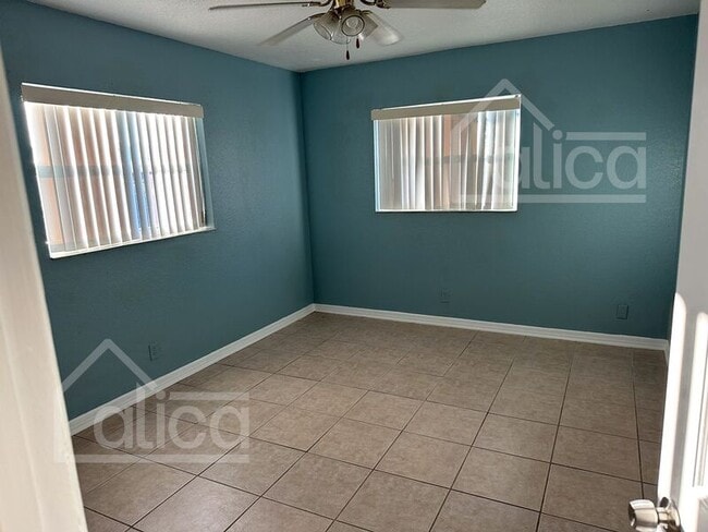 Building Photo - 13753 Oleander Ave