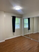 Building Photo - 22636 Oxnard St