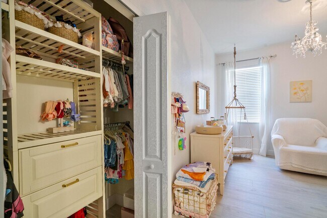 Building Photo - 17548 Canopy Ct
