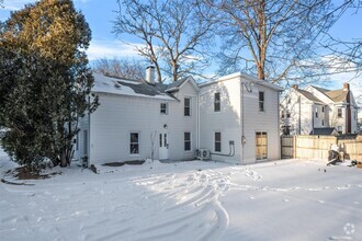 Building Photo - 45 1/2 Sussex St