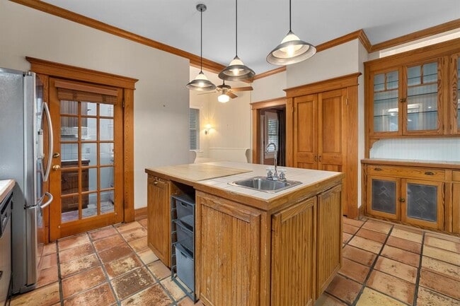 Building Photo - 1502 Murray Ln