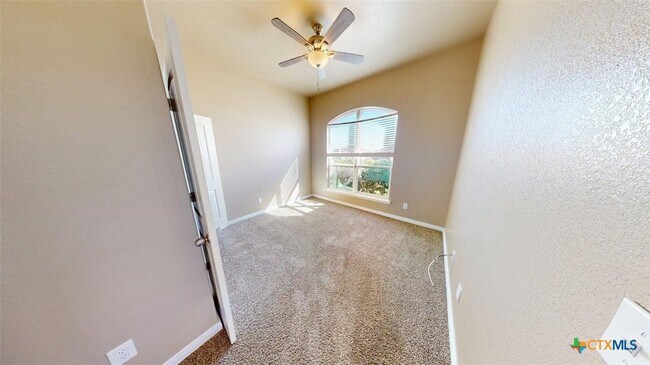 Building Photo - 307 Dober St