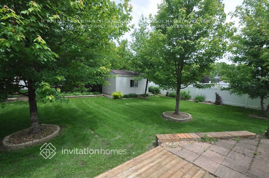 Building Photo - 2959 Rebecca Dr