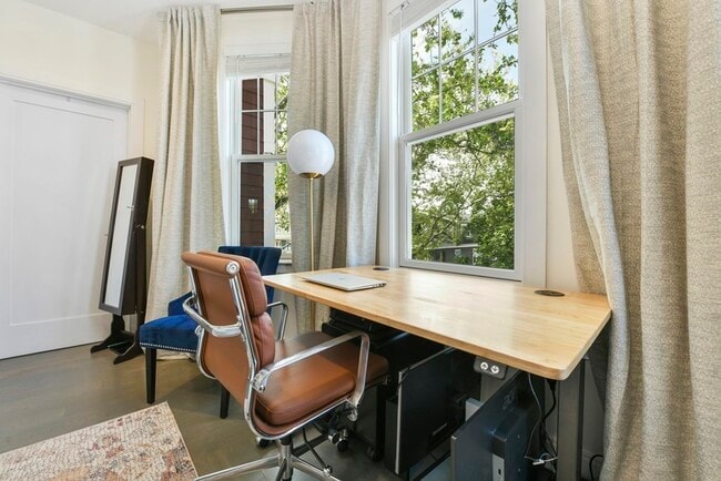 Building Photo - 224 M St