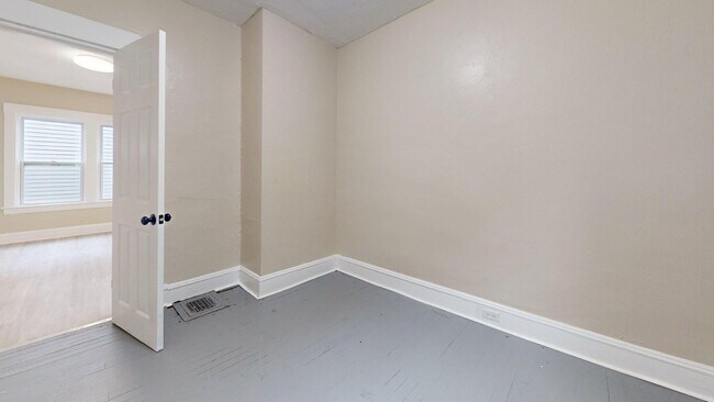 Building Photo - 3865 W 16th St