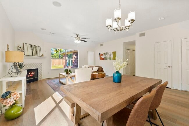 Building Photo - 22015 Bronze Leaf Dr