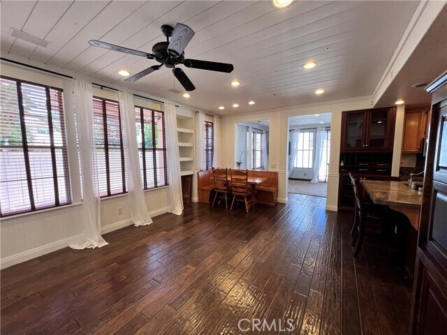 Building Photo - 28038 Via De Costa