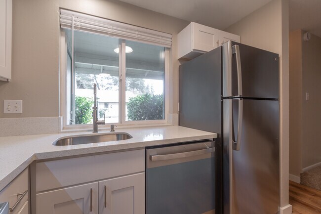 Building Photo - 12387 SW Walnut St