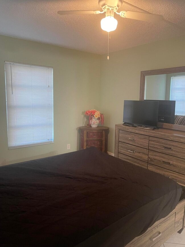 Building Photo - 7523 S Oriole Blvd