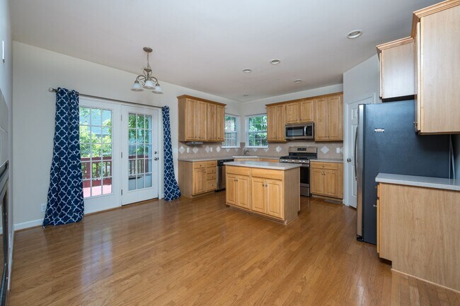 Building Photo - **5-BEDROOM HOME IN AMENITY-RICH MCKAY'S M...