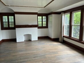 Building Photo - 1818 E Kenwood Blvd