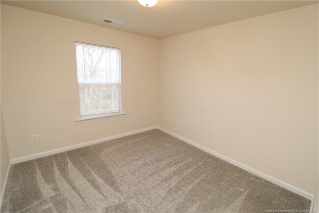 Building Photo - 123 Glen Clova Dr