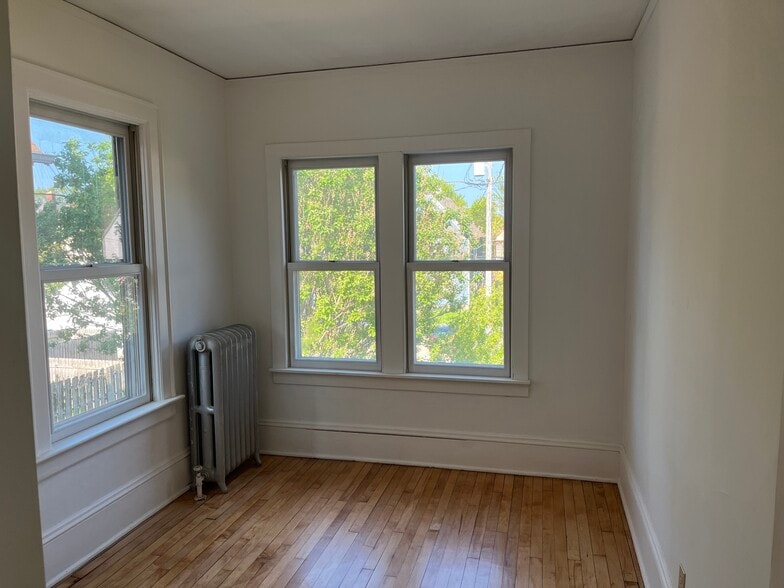 Building Photo - 3040 N Fratney St