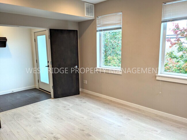 Building Photo - 4643 S Corbett Ave