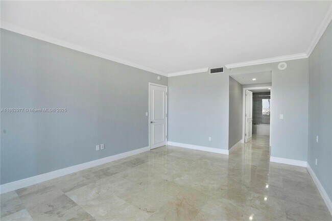 Building Photo - 3400 SW 27th Ave