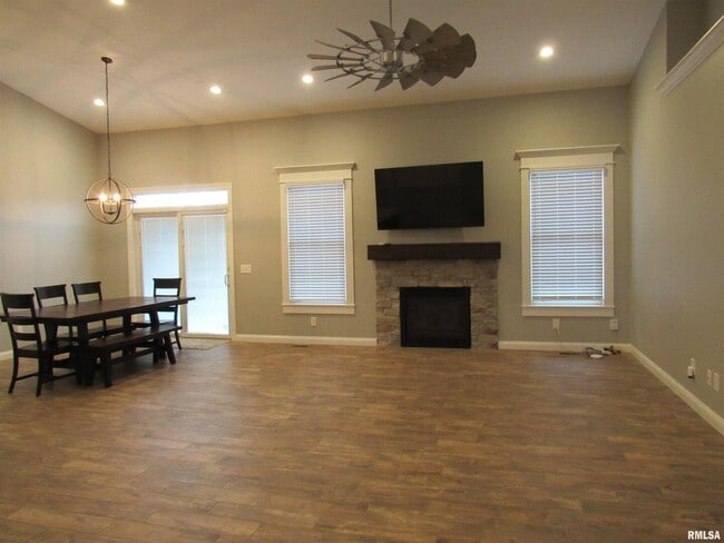 Building Photo - 1659 Celtic Ct