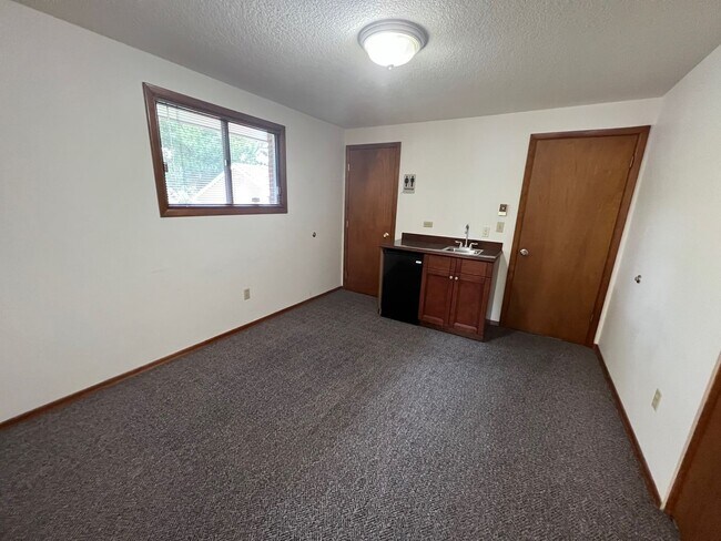 Building Photo - 11640 SW Corby Dr