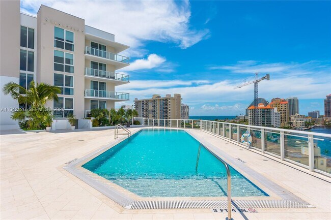 Building Photo - 401 N Birch Rd