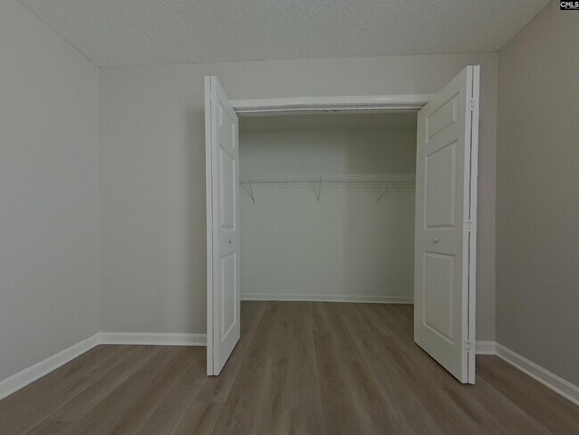 Building Photo - 105 Old Stone Rd