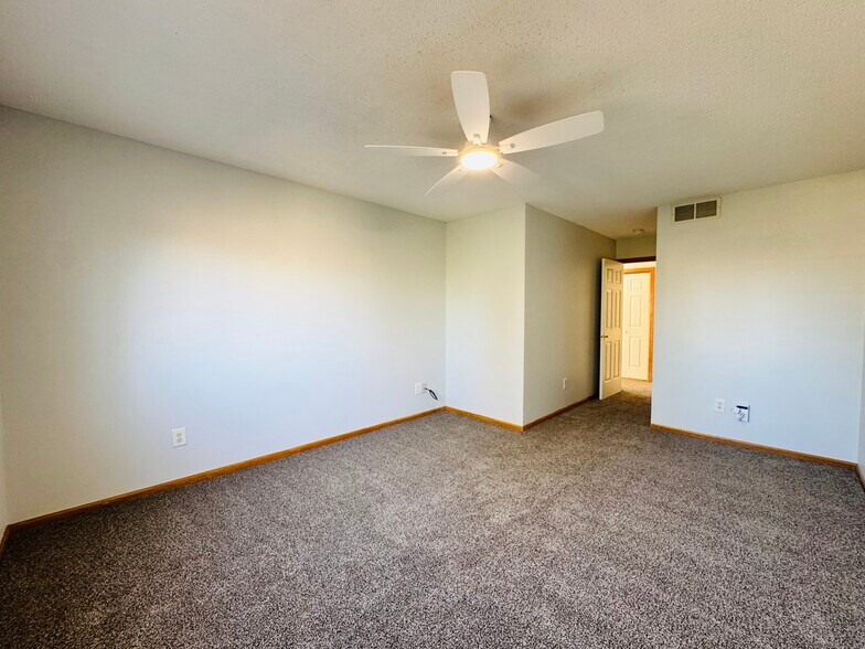 Building Photo - 7425 Wistful Vista Dr