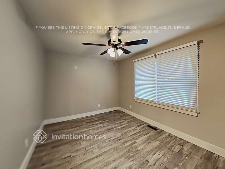 Building Photo - 524 W Main St