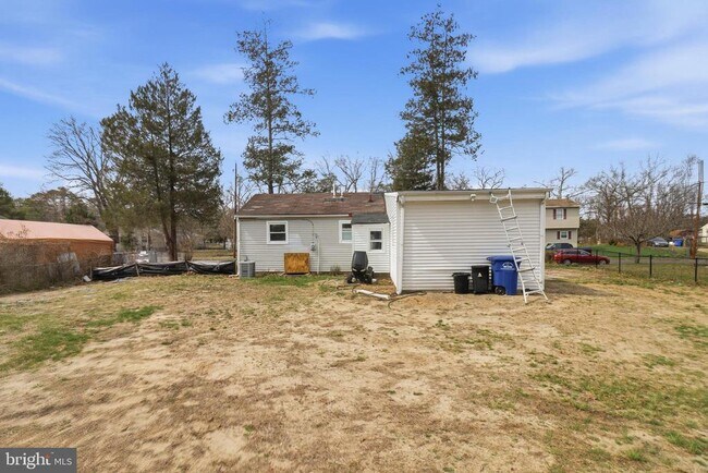 Building Photo - 4 Coville Dr