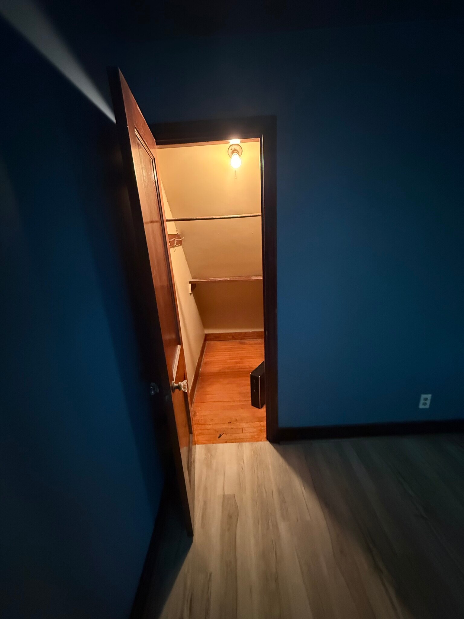 Building Photo - 604 Millersville Ave