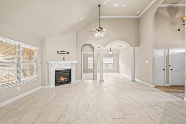 Living room - 6405 93rd St