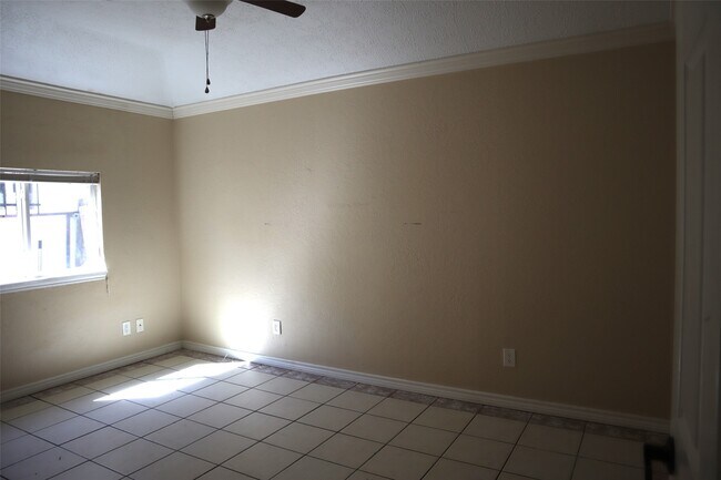 Building Photo - 6319 Langham Way